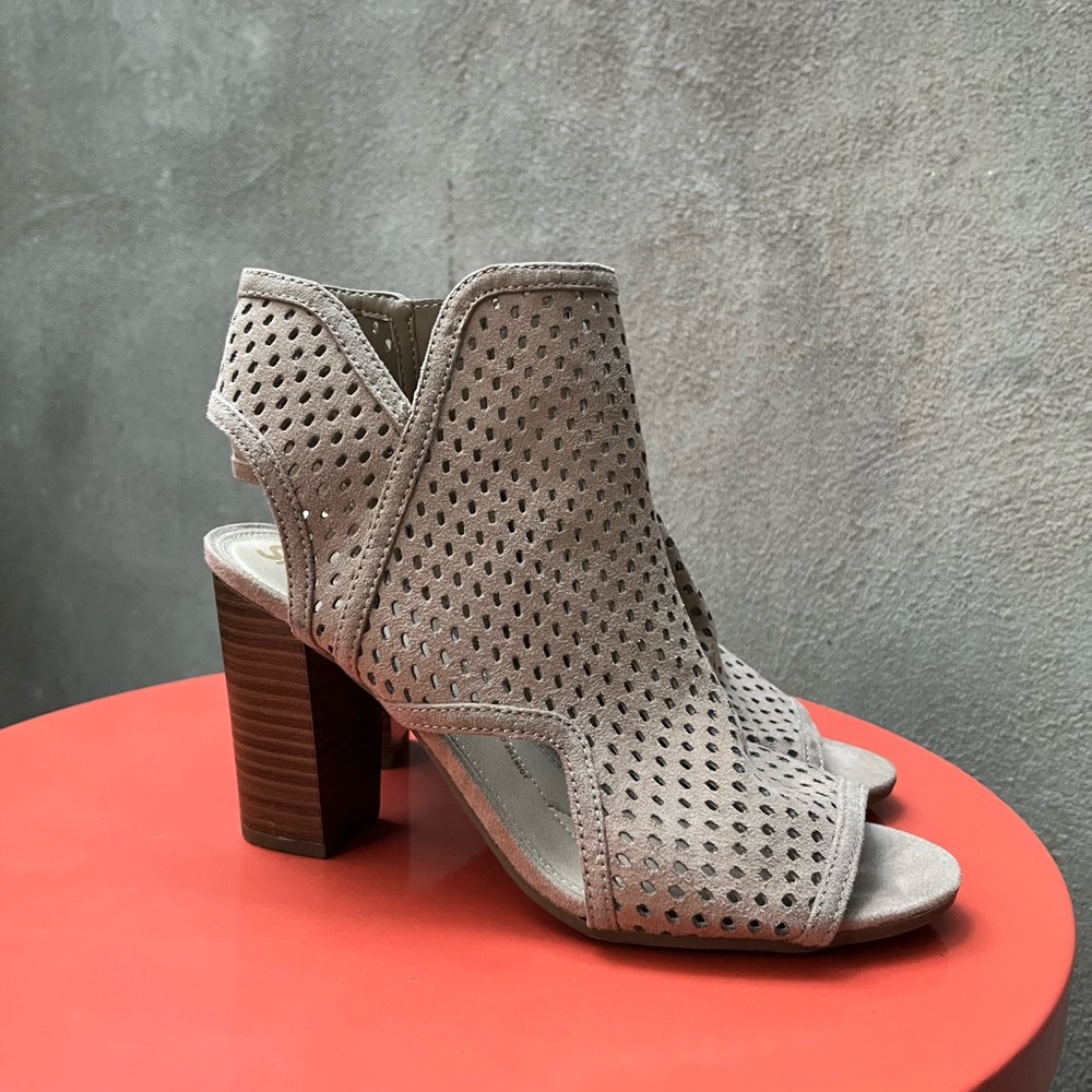 Circus by Sam Edelman Taupe Perforated Heels